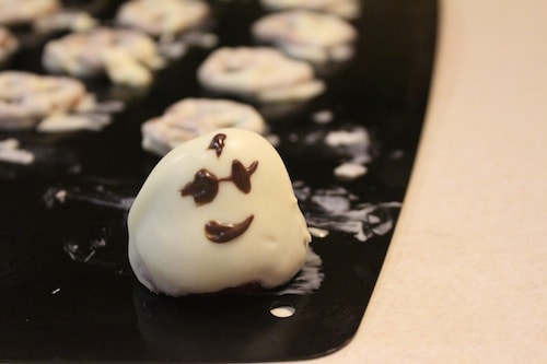 Chocolate Covered Strawberry Ghosts for Halloween