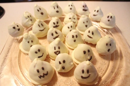 Chocolate Covered Strawberry Ghosts for Halloween