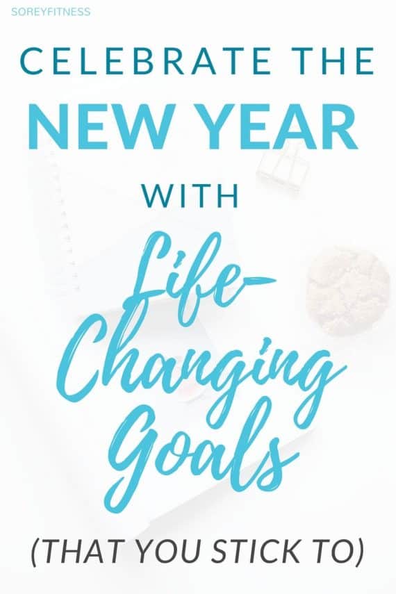 How to set goals instead of New Year's Resolutions for your best year ever! Goal setting tips and 7 ways to stay motivated to change your life! #goals #newyears