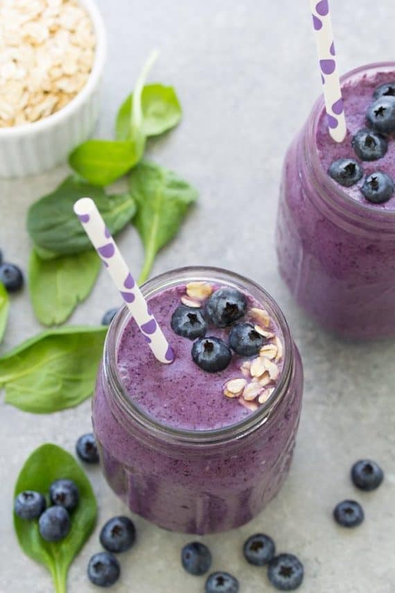 blueberry spinach breakfast smoothie