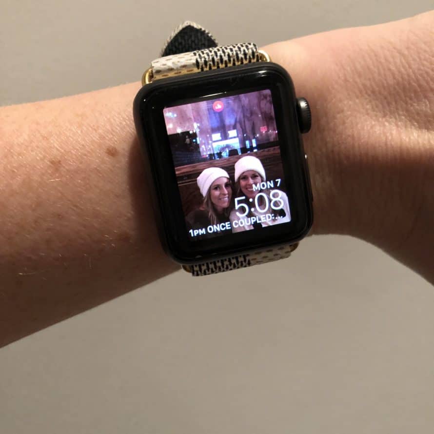 apple watch vs fitbit 3