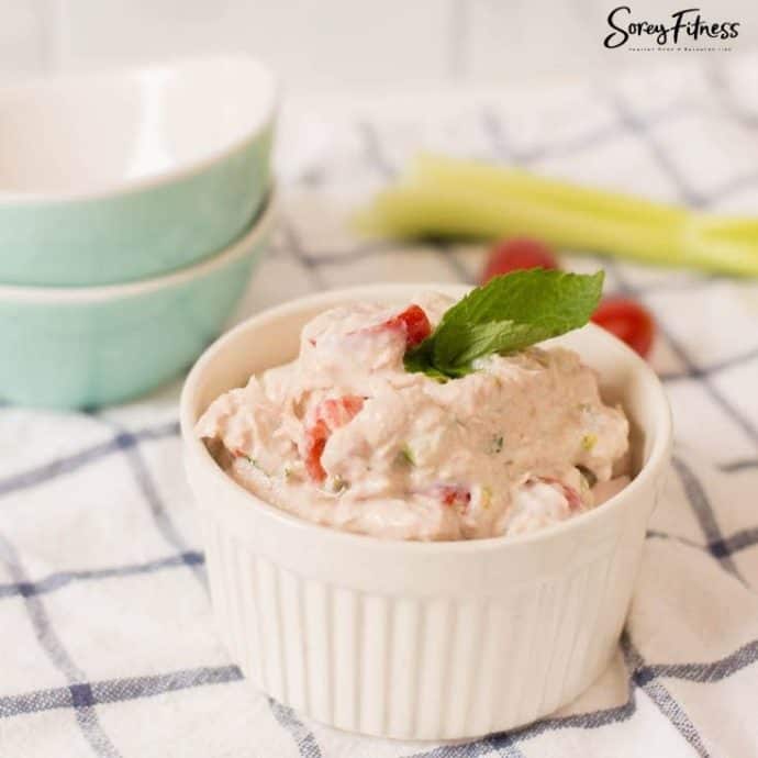 Easy & Healthy Tuna Salad with Greek Yogurt (No Mayo)
