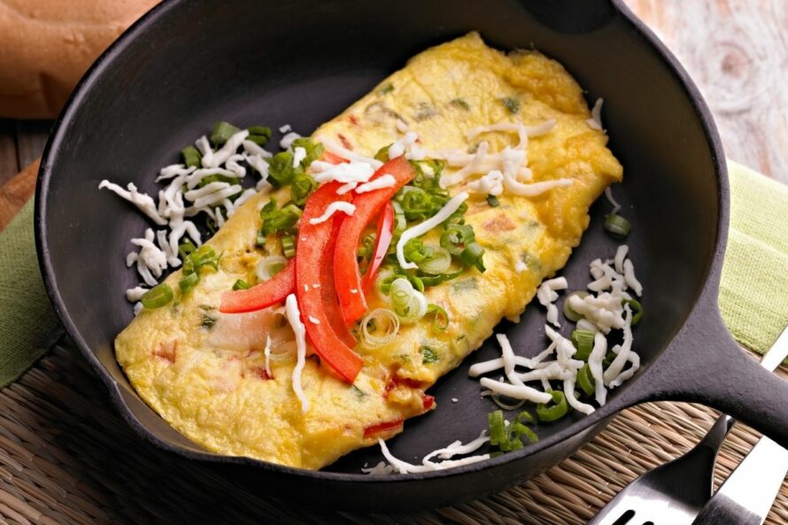low fodmap breakfast is an omelette with veggies