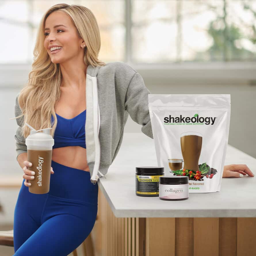 andrea rogers drinking shakeology on her diet
