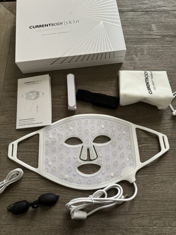 What is included with the currentbody LED Mask 